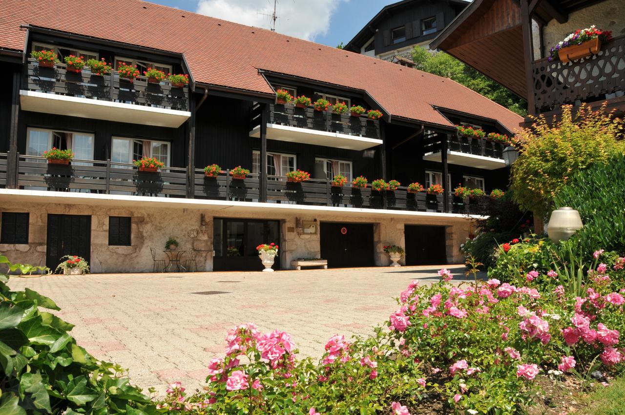 Auberge Du Roselet Duingt Exterior photo